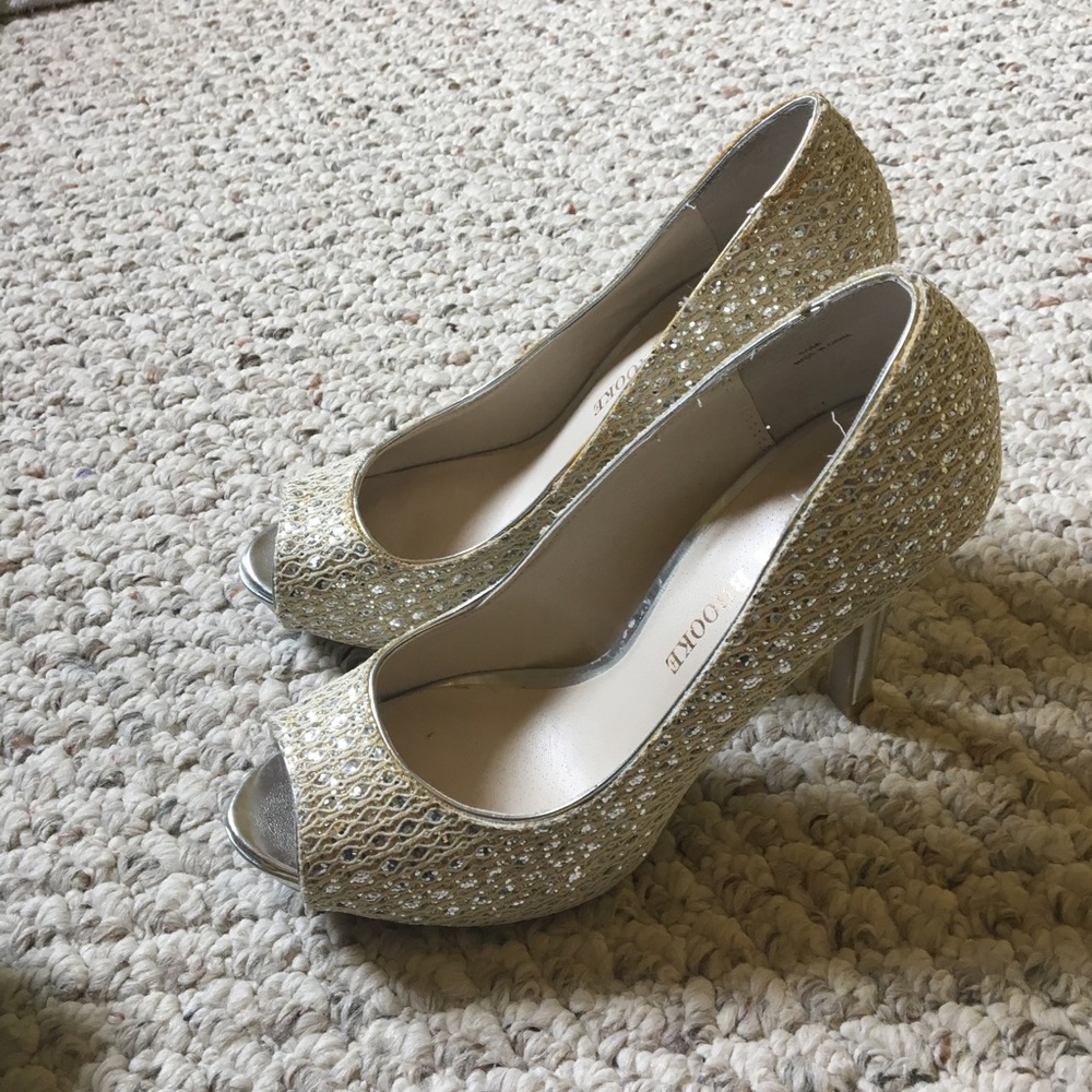Audrey Brooke heels size 5.5, like new!